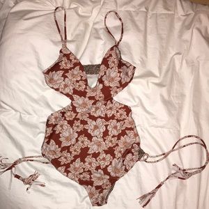 Acacia Greece One piece in Rust Magnolia